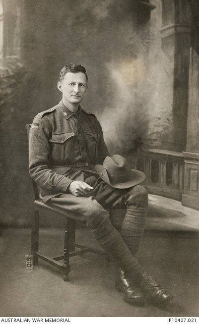 Studio portrait of Private Lancelot Eldin de Mole, 10th Battalion AIF.