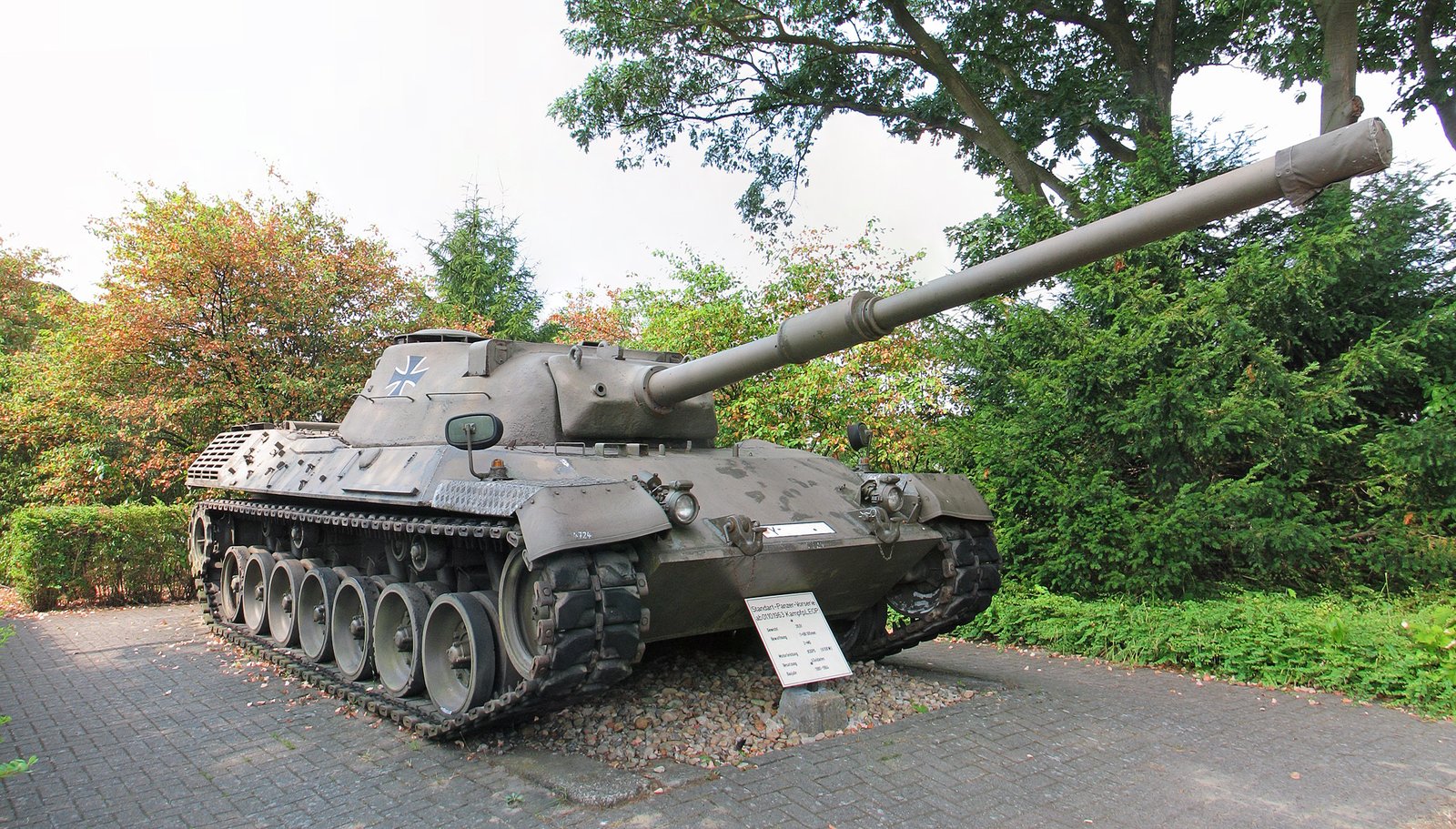 Leopard 1 prototype / pre-series vehicle preserved at the Deutsches Panzermuseum Munster. 26 July 2006. Deutsches Panzermuseum Munster, Germany. Museum survivor; external fittings may reflect preservation condition. [I2].
