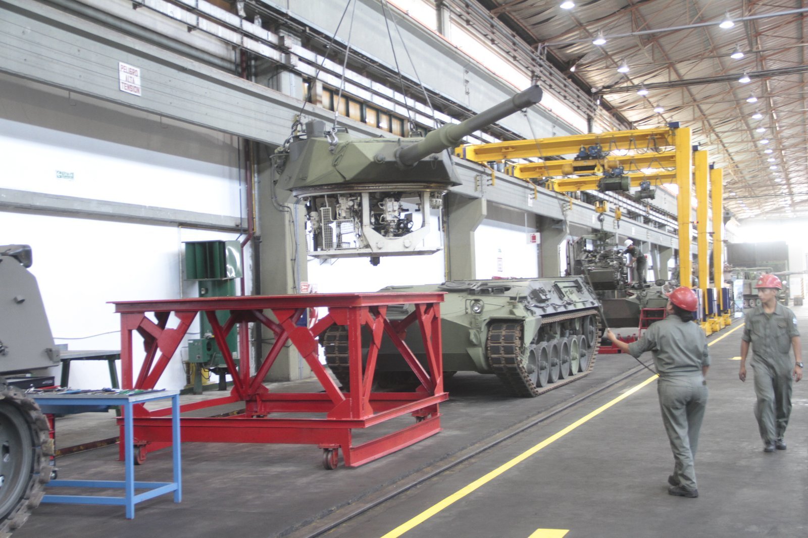 Turret and hull work during TAM 2C modernization. January 2020 article context; image likely from modernization work before publication. Boulogne. shows workshop integration rather than an operational field vehicle.