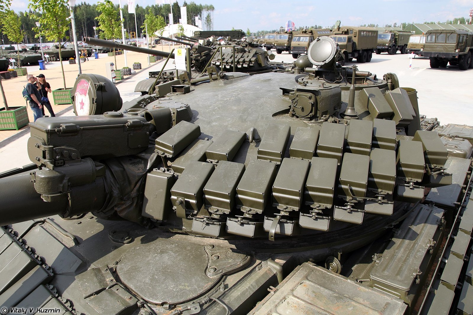 T-62MV on display at Patriot Park, Russia, photographed 28 May 2016. Vehicle identification: T-62MV with visible explosive reactive armor package. museum/display vehicle; equipment may differ from fielded wartime vehicles [IMG3].
